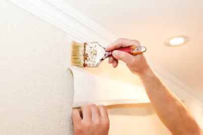 Pose de papier peint à Déservillers — revêtements muraux et toiles de verre